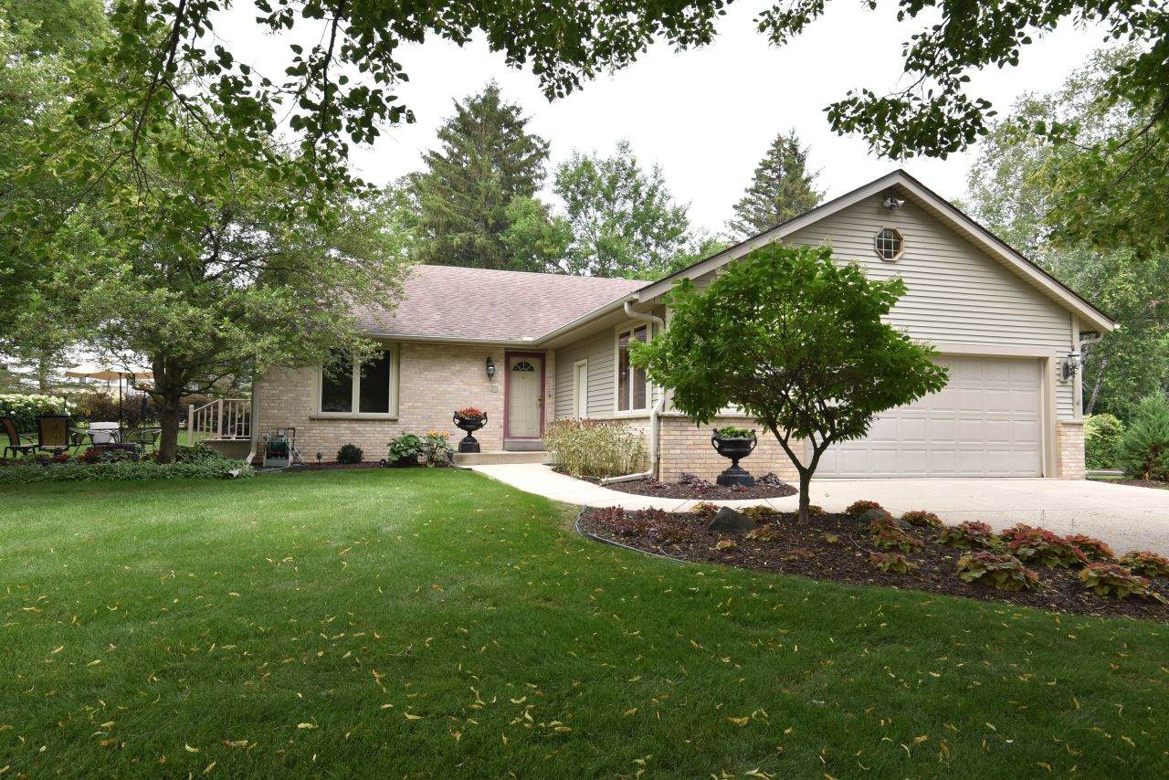 1745 Eileen Ct - Photo 1