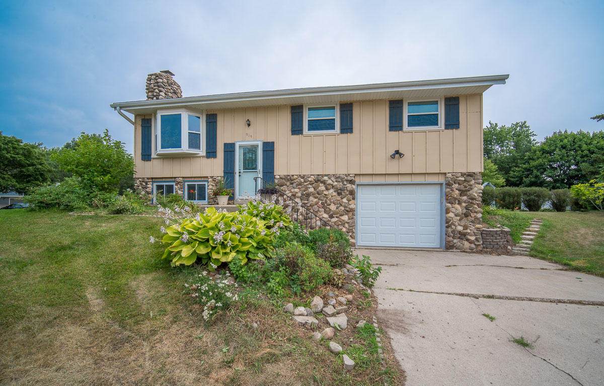 919 Clear View Dr - Photo 1