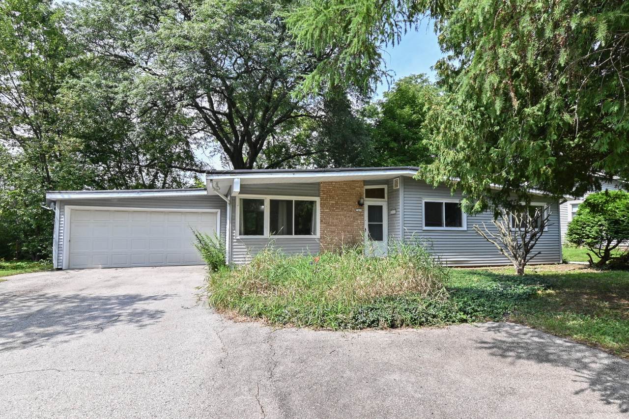 7629 50th St - Photo 1