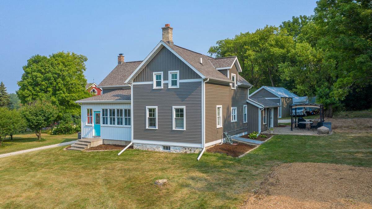 2246 Paradise Dr - Photo 1