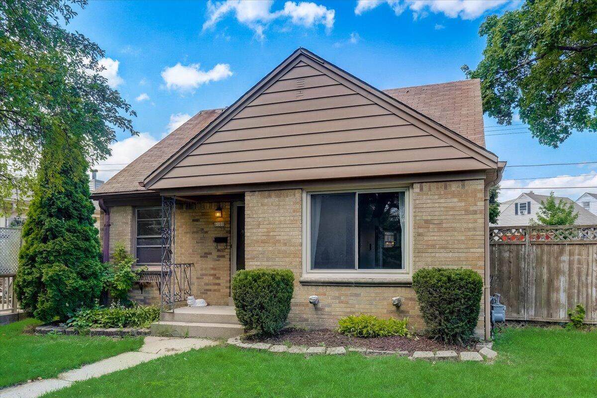 6100 Kinnickinnic River Pkwy - Photo 1