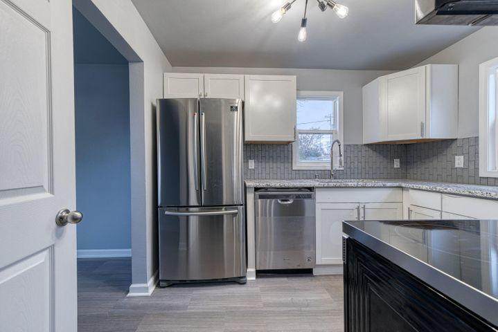 7108 Grantosa Dr - Photo 1