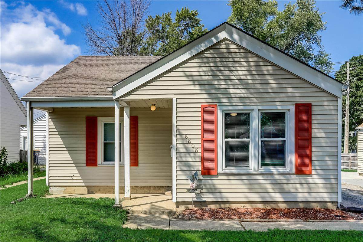 8808 Rogers St - Photo 1