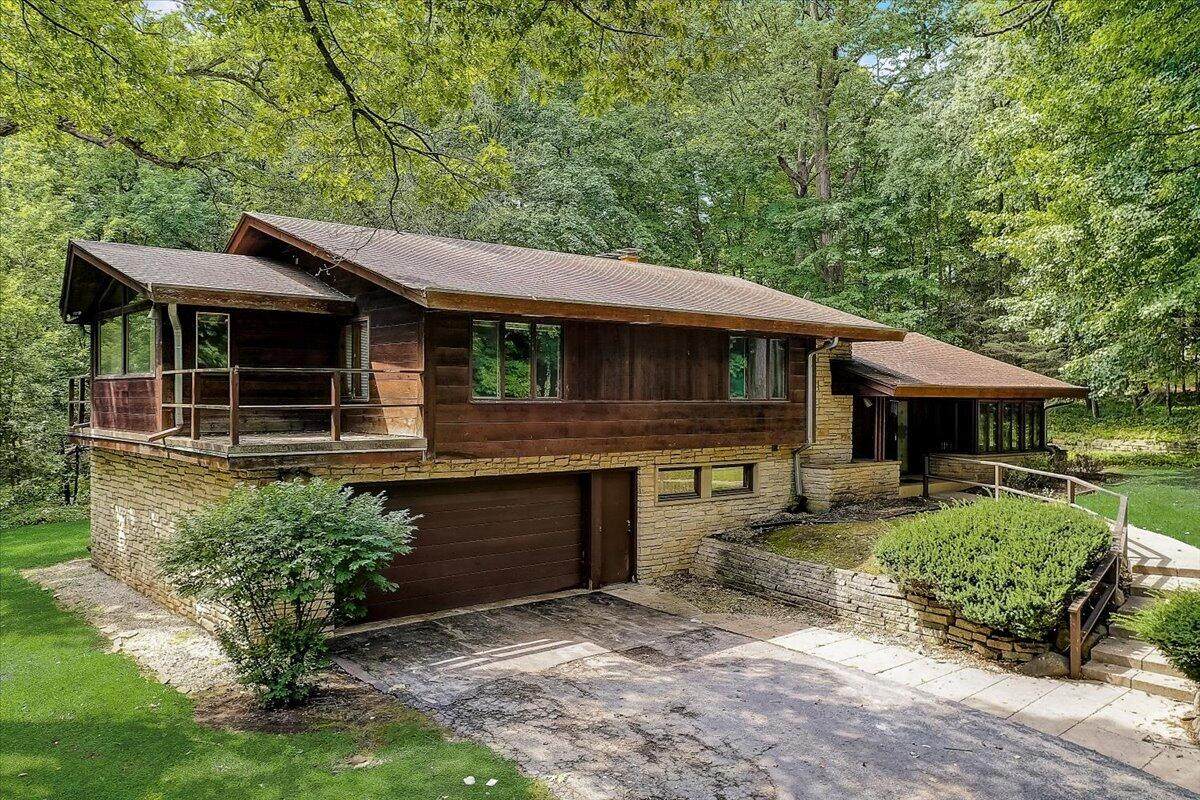 1265 Valley Ridge Dr - Photo 1