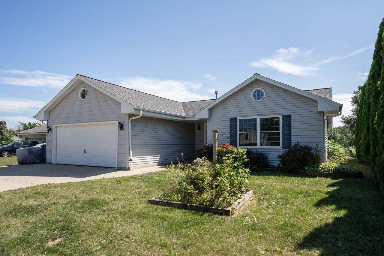 8735 Fieldpointe Dr - Photo 1