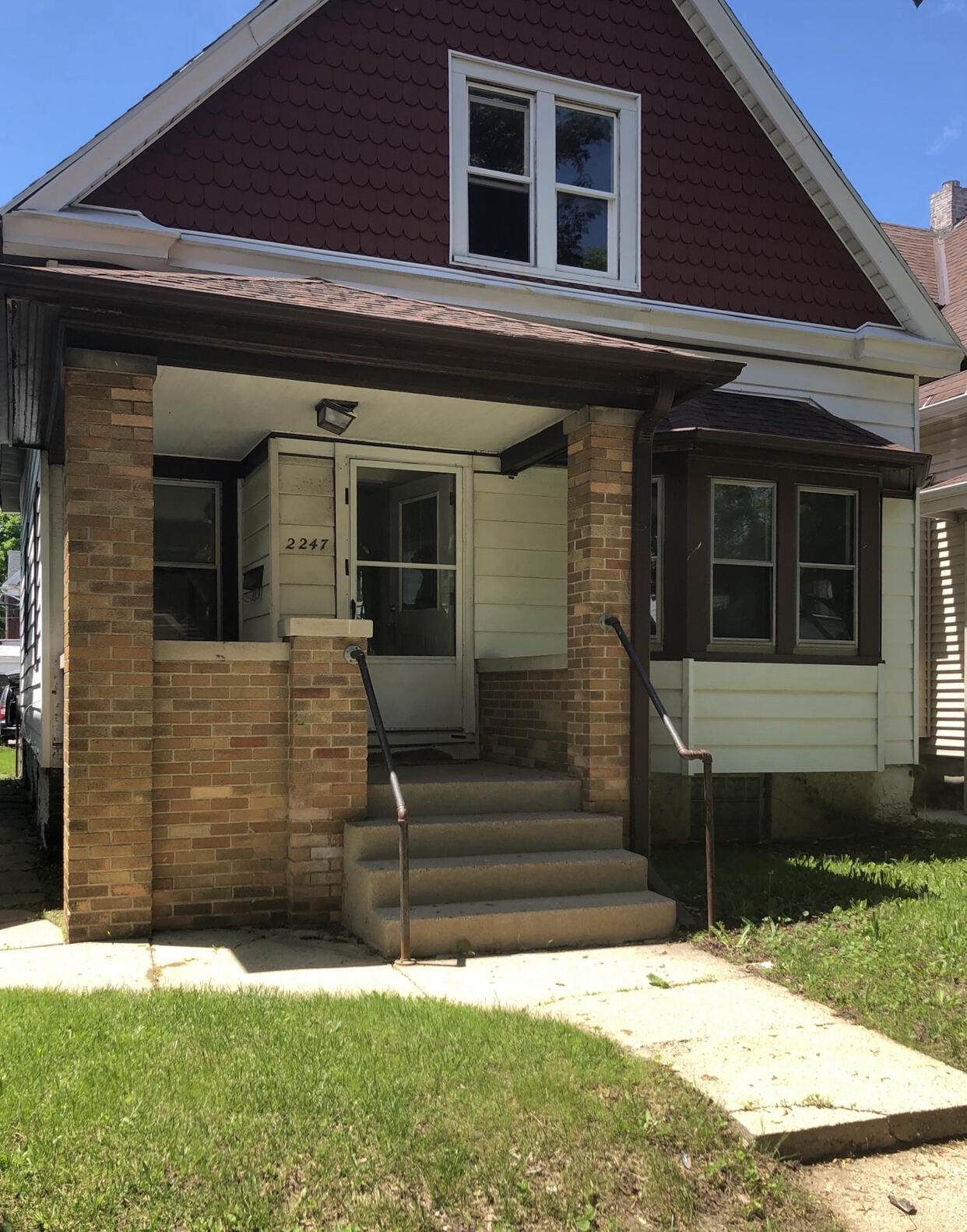 2247 29th St - Photo 1