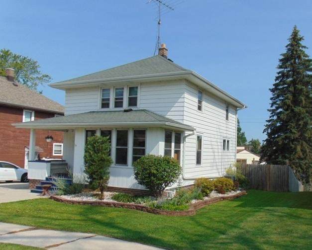 208 Park St - Photo 1