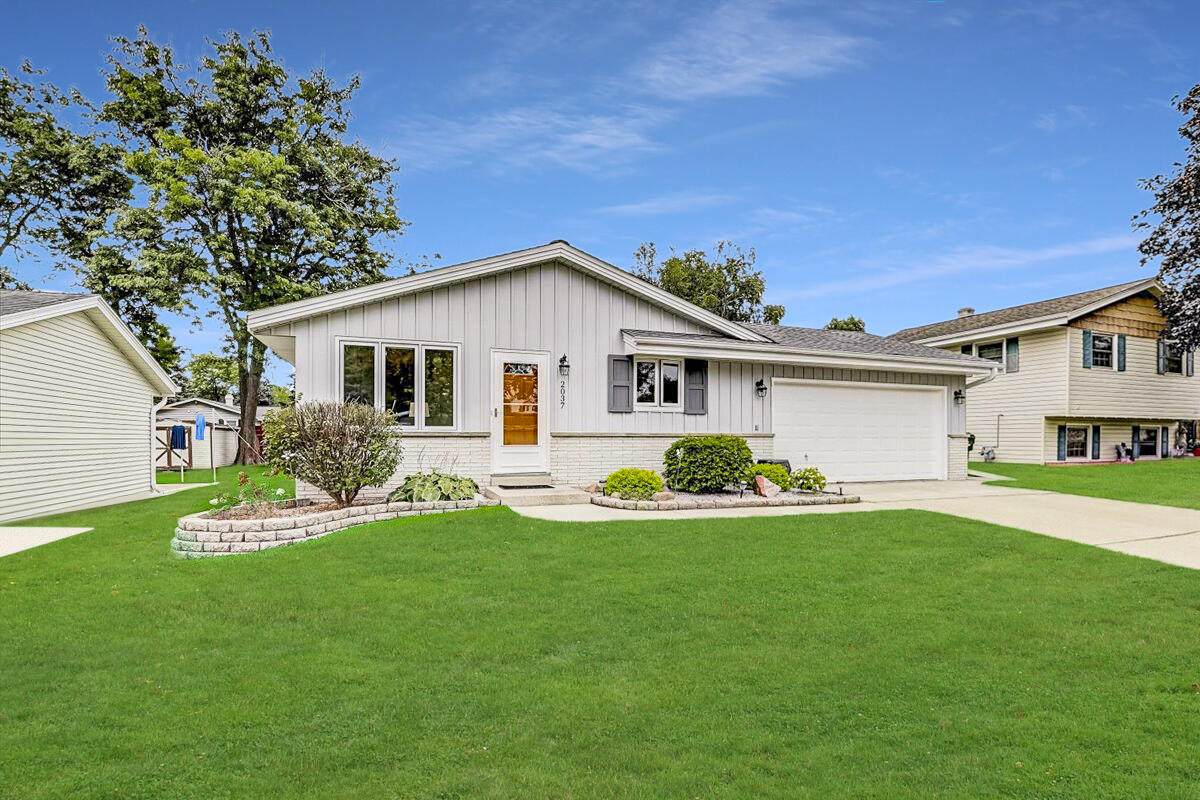 2037 Canary St - Photo 1