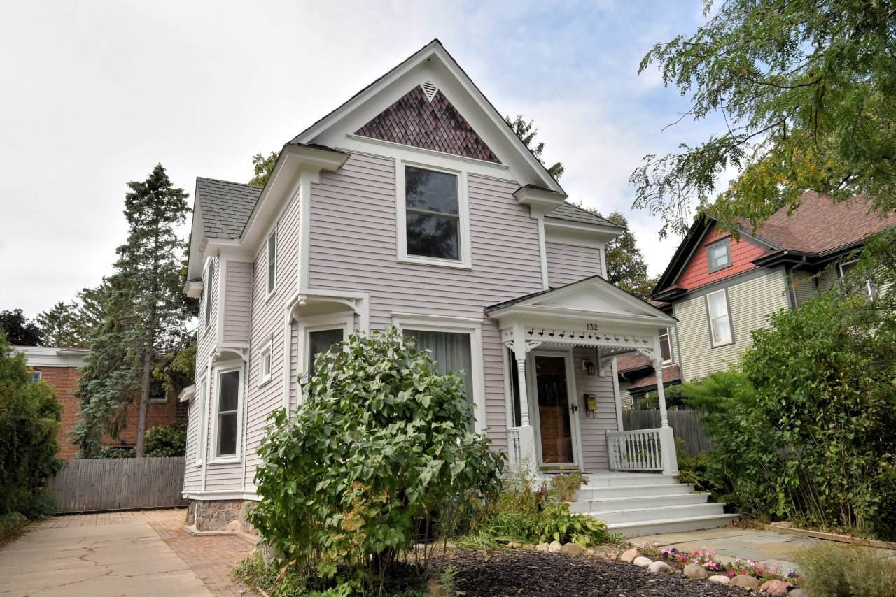 132 2nd St - Photo 1