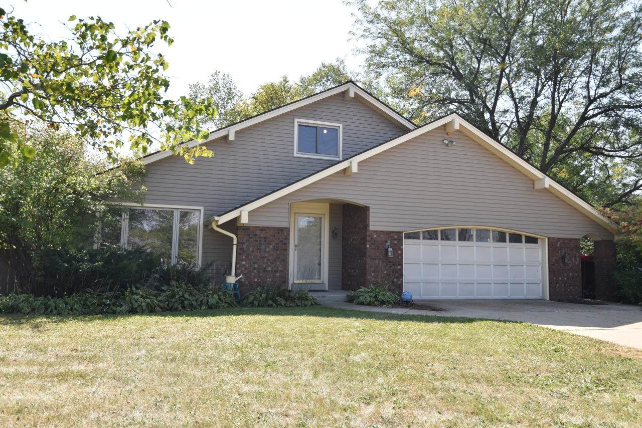 218 Karin Dr - Photo 1