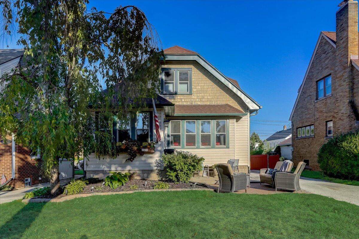 2438 Lefeber Ave - Photo 1