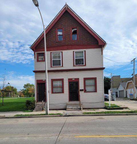 2020 20th St - Photo 1