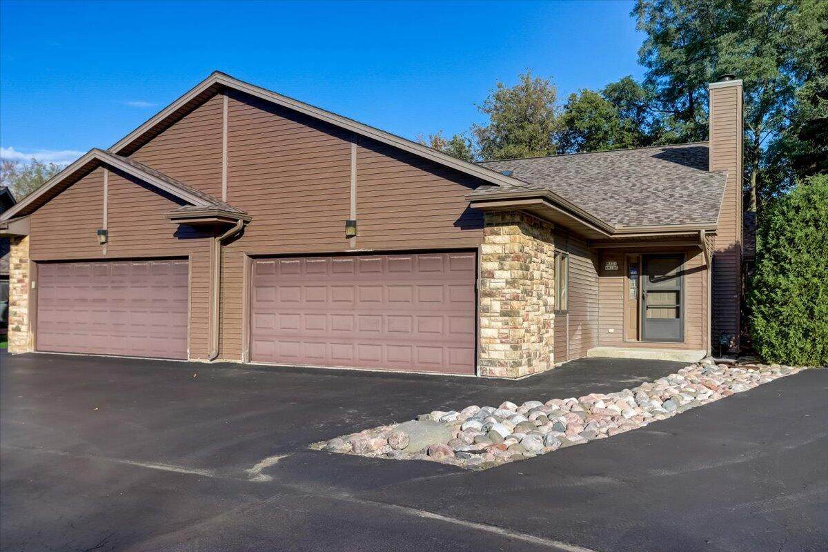 W131N8140 Country Terrace Ln - Photo 1