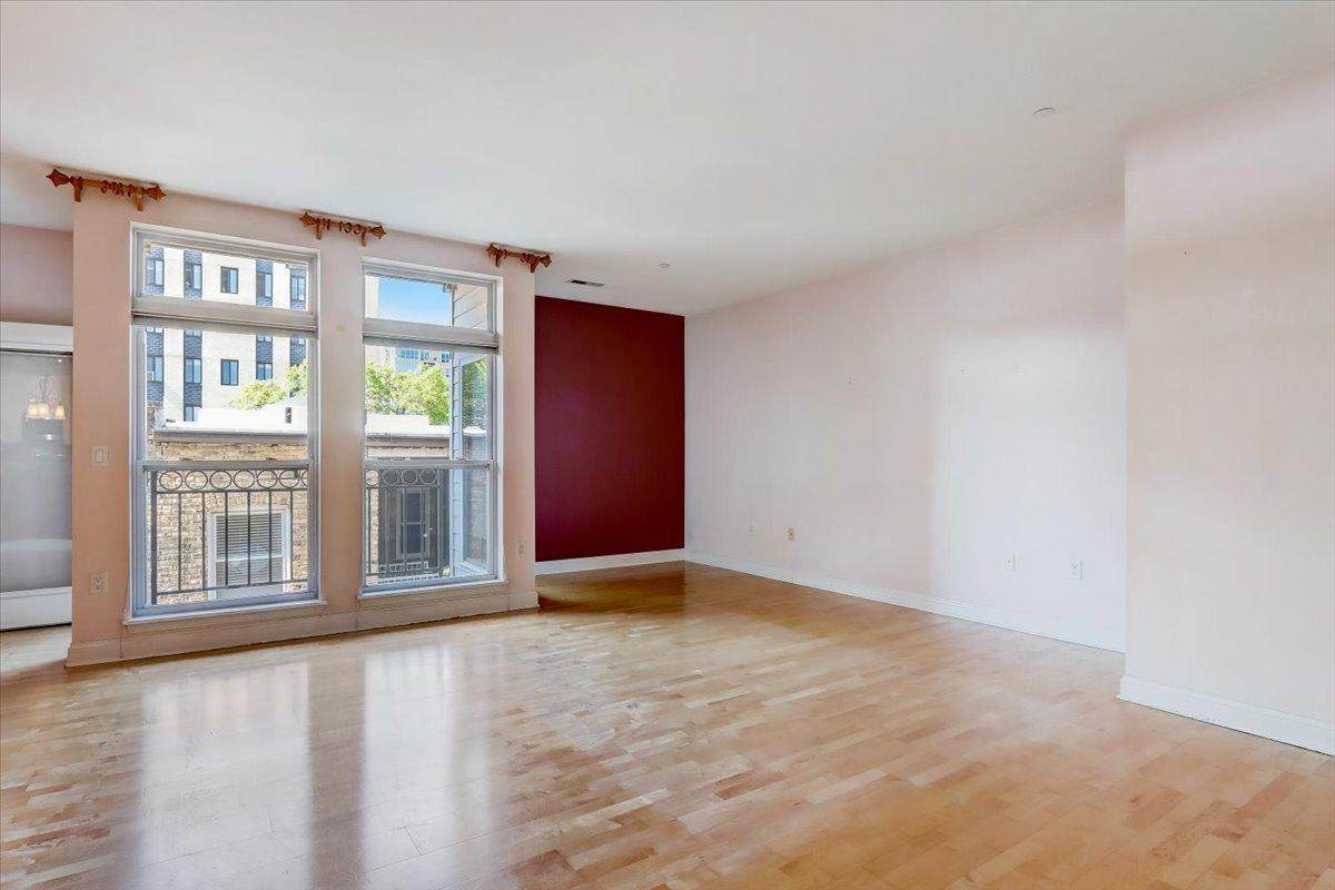 1920 Farwell Ave - Photo 1