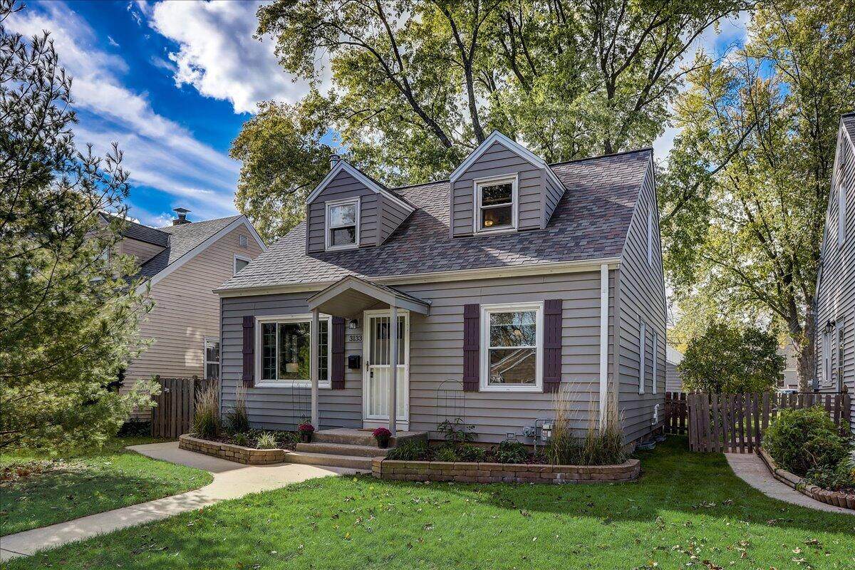 3133 89th St - Photo 1