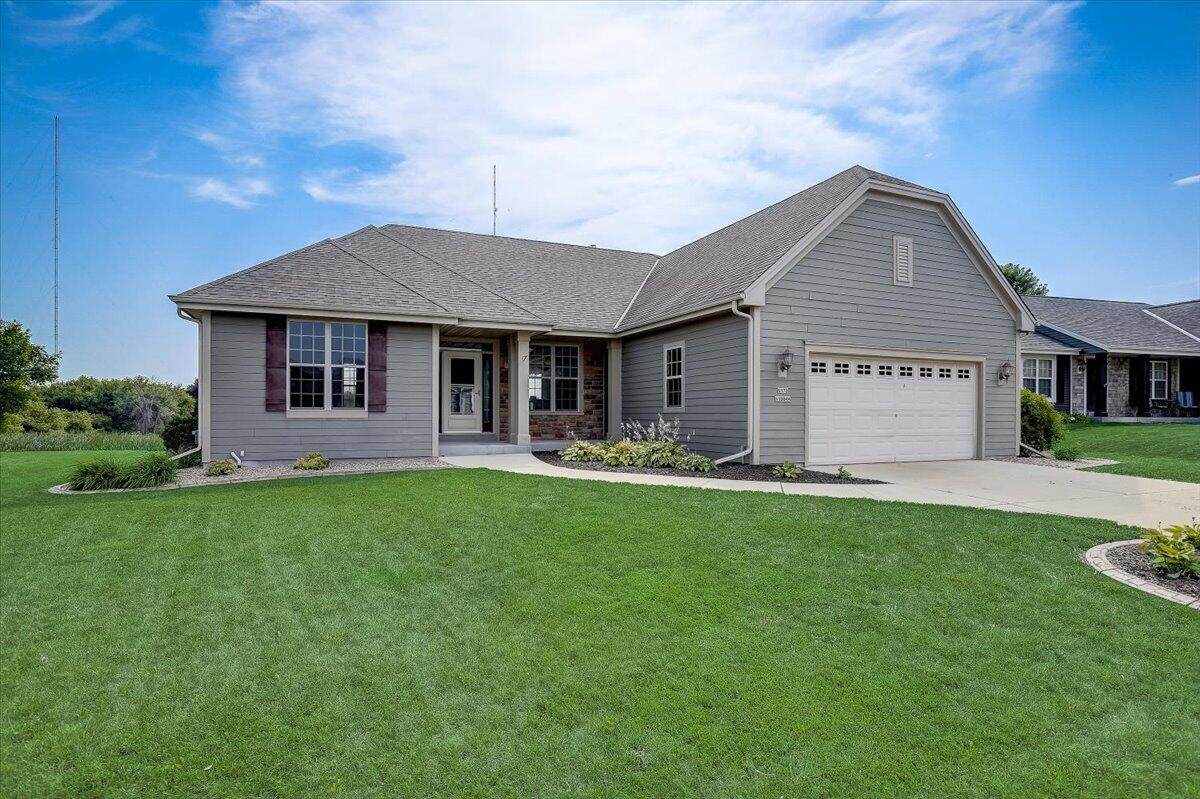 N173W19944 Creekside Dr - Photo 1