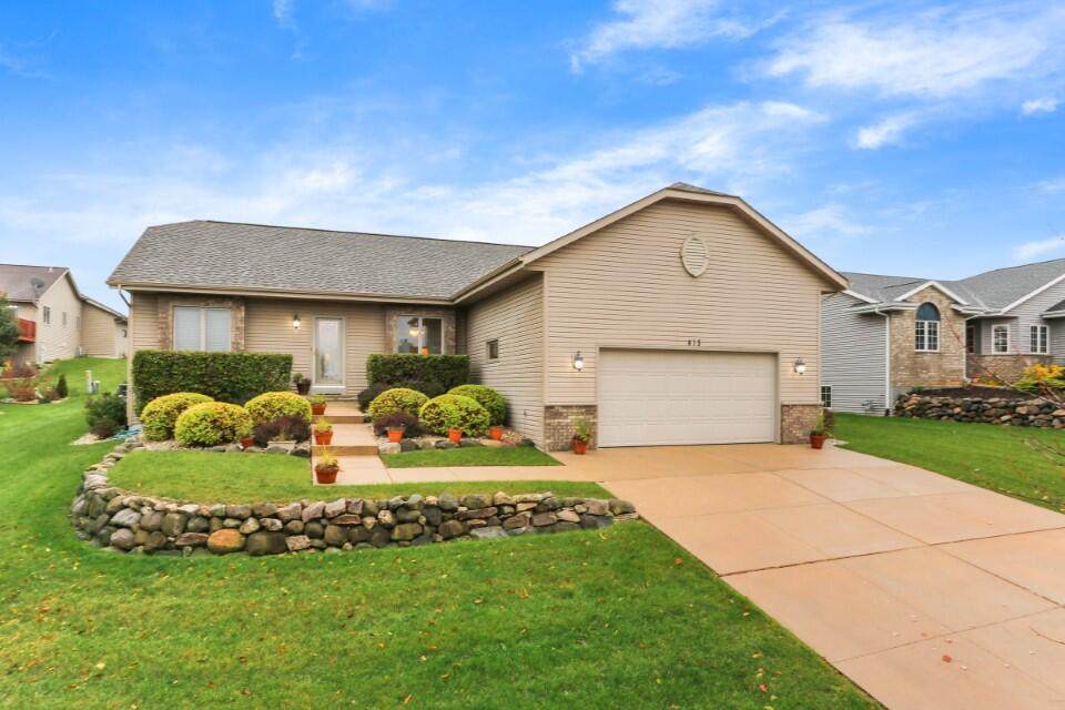415 Creek Dr - Photo 1
