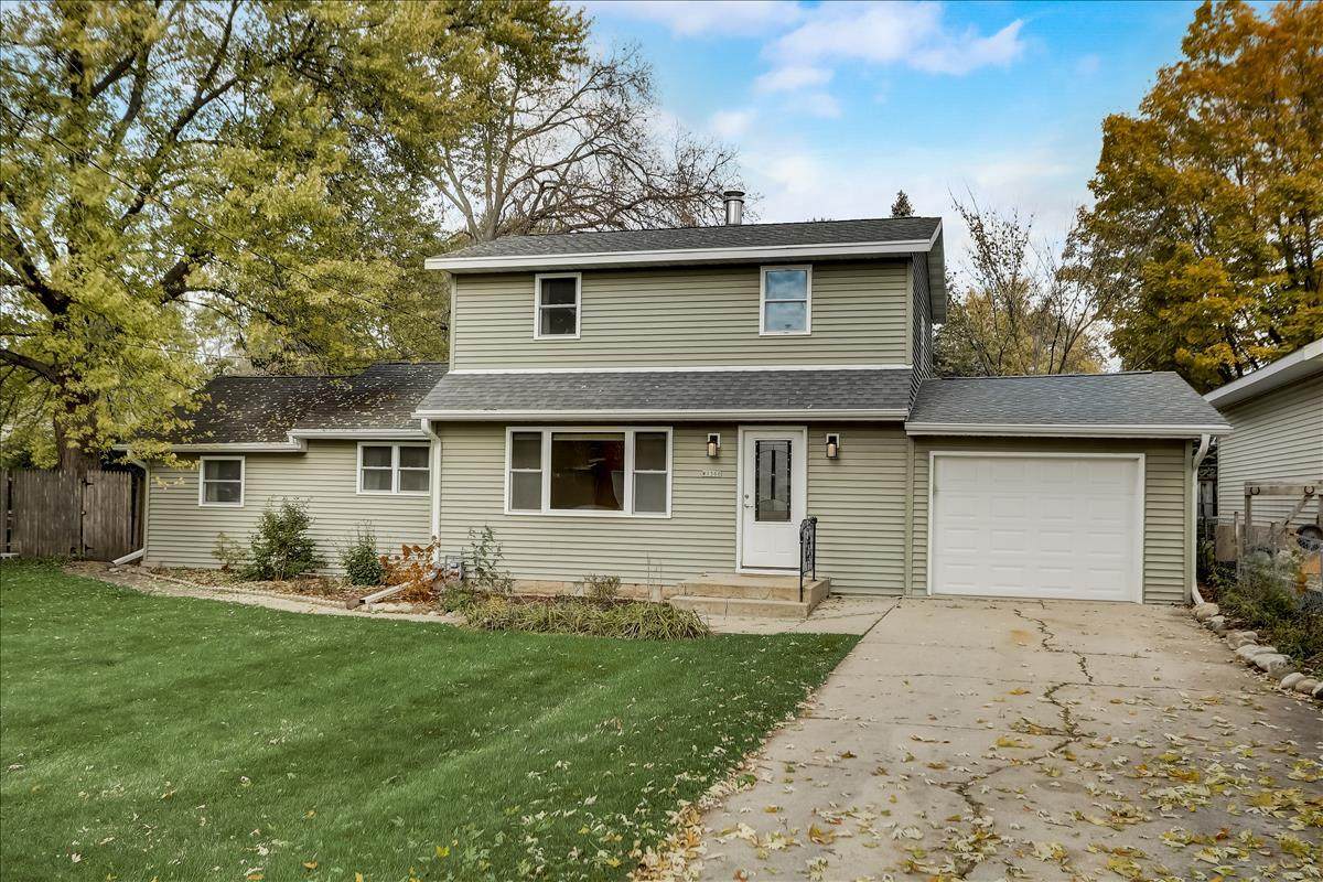 W1366 Fairview Rd - Photo 1