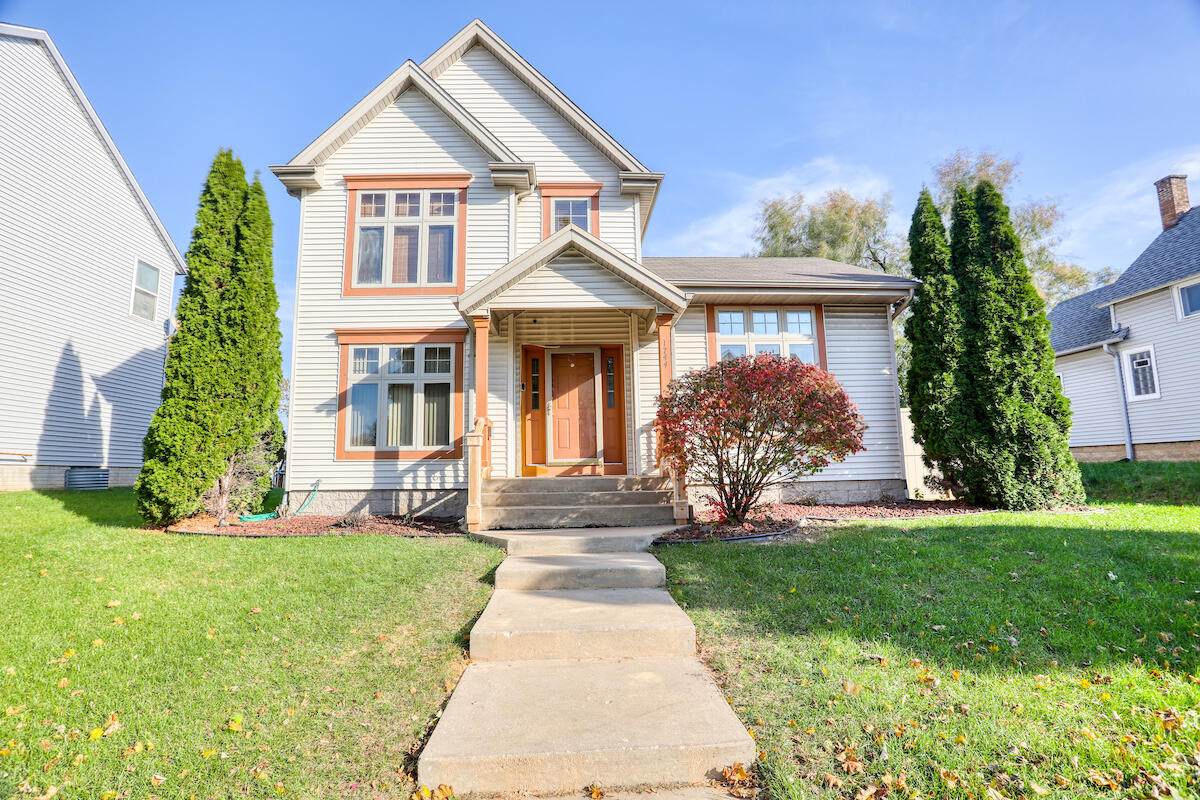 1744 20th St - Photo 1