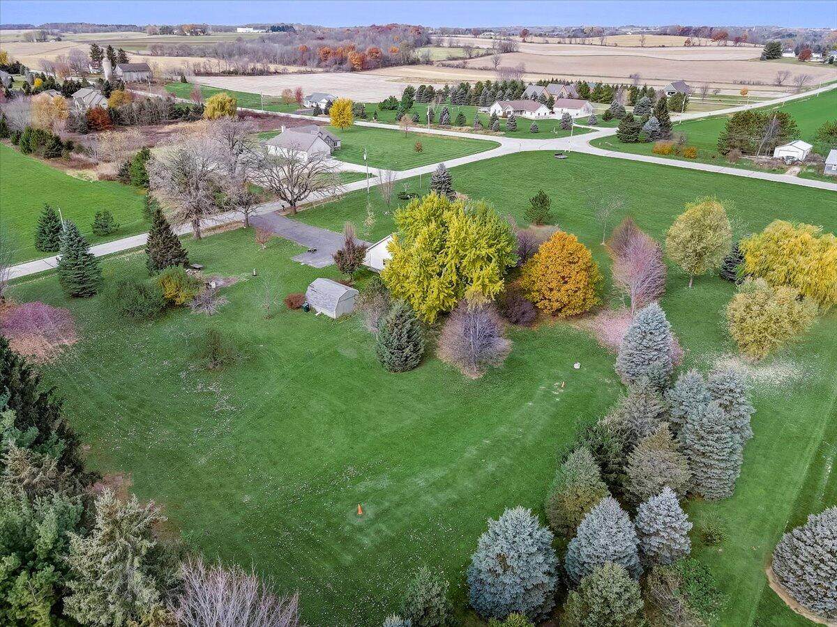 N3272 Resthaven Rd - Photo 1