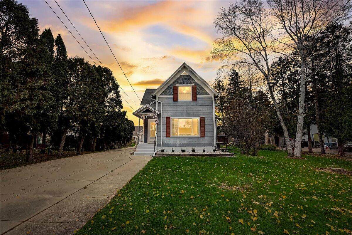303 Louise St - Photo 1