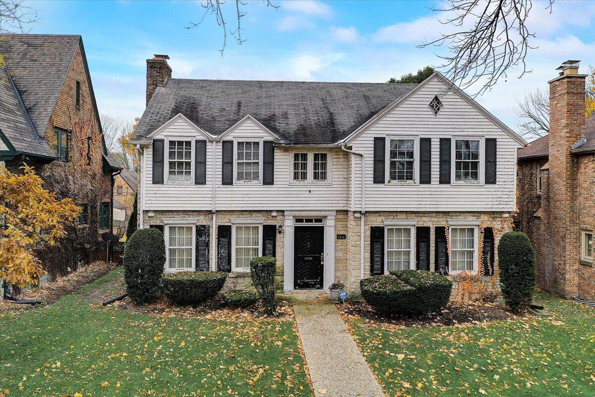 711 Lake View Ave - Photo 1