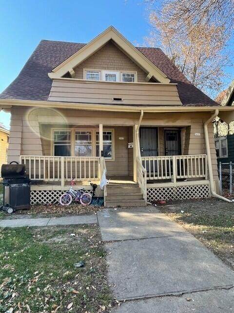 2407 44th St - Photo 1