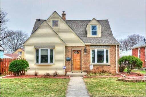 3008 83rd St - Photo 1