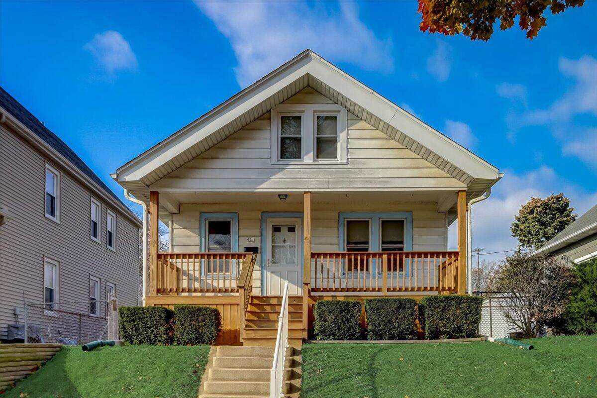 971 62nd St - Photo 1