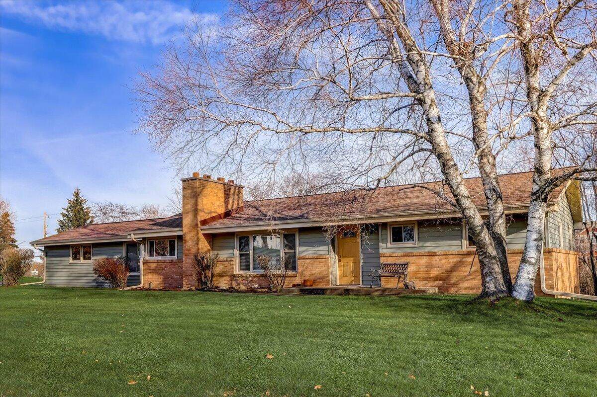 W227S2368 Morningside Dr - Photo 1