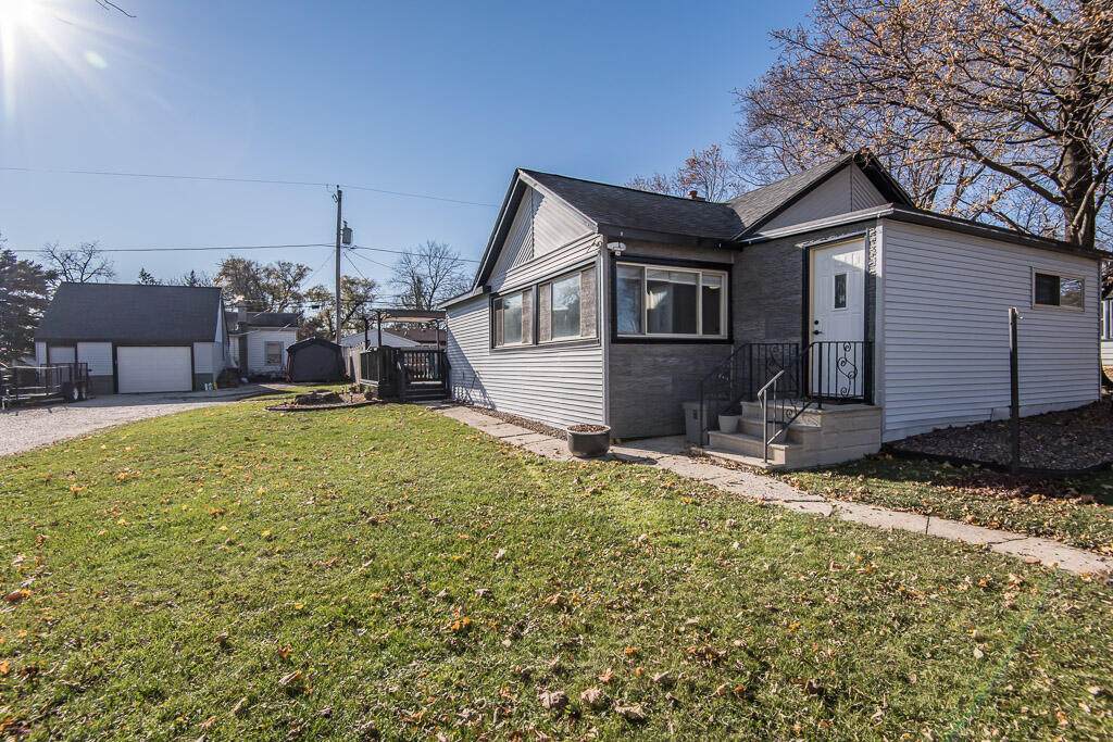 2710 Lakeshore Dr - Photo 1