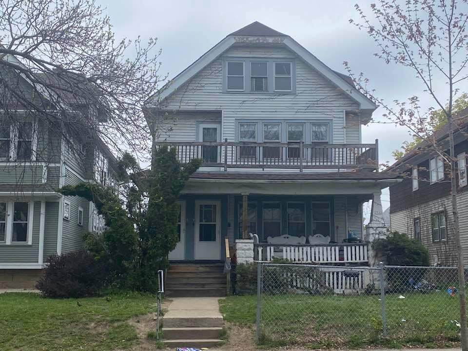 2522 51st St - Photo 1