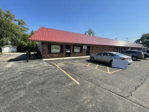 10502 Northwestern Ave - Photo 1