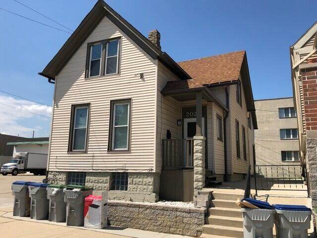2020 Clybourn St - Photo 1
