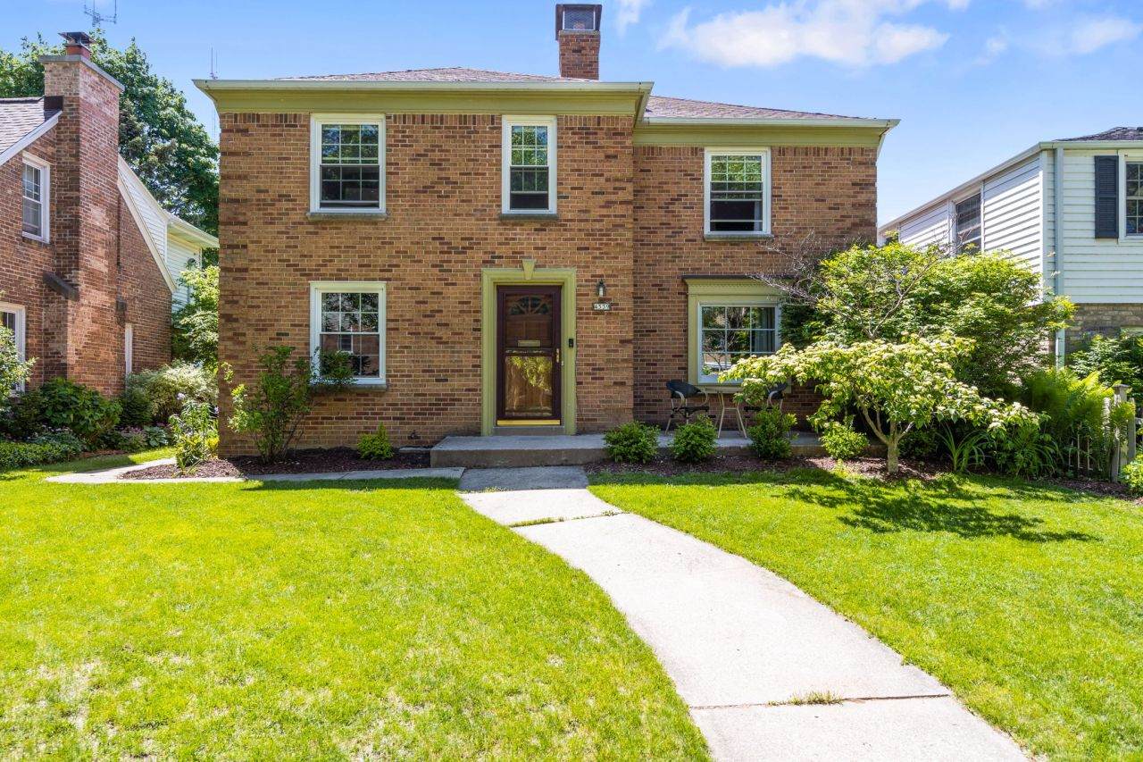 4539 Wildwood Ave - Photo 1