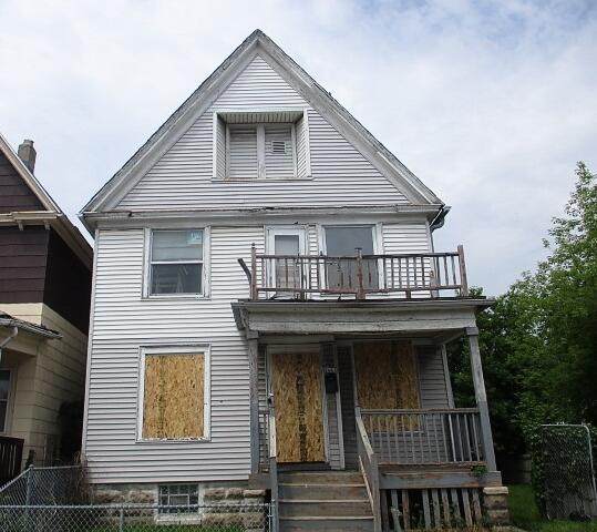 2463 35th St - Photo 1