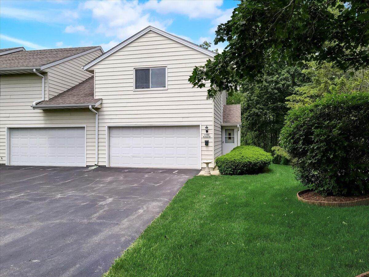 W193N16378 Lea Fon Cir - Photo 1