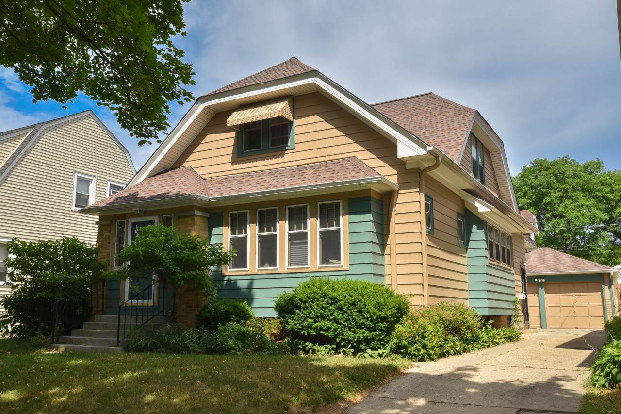 2414 70th St - Photo 1