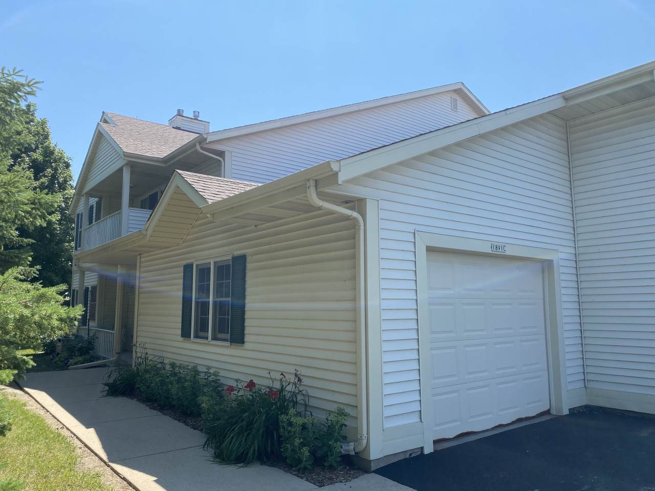 1891 Sumac Ct - Photo 1