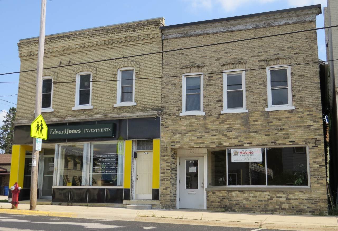 219 Fourth St - Photo 1