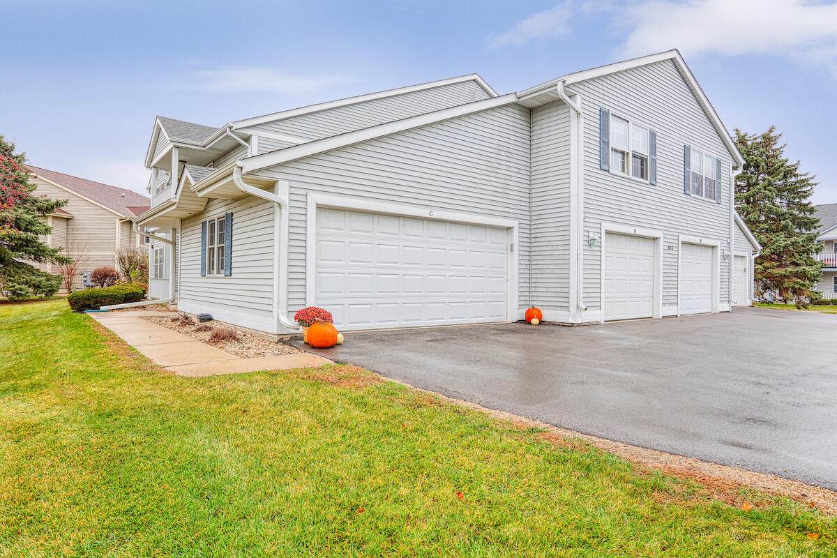 804 Canterberry Ct - Photo 1
