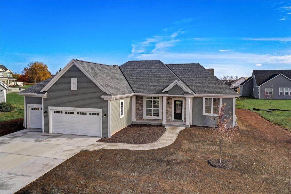 1922 Omaha Dr - Photo 1