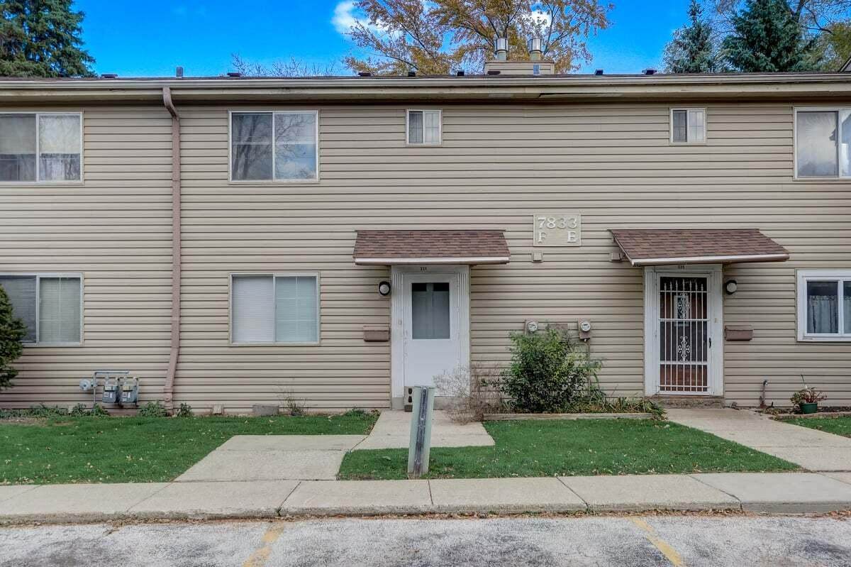 7833 60th St - Photo 1