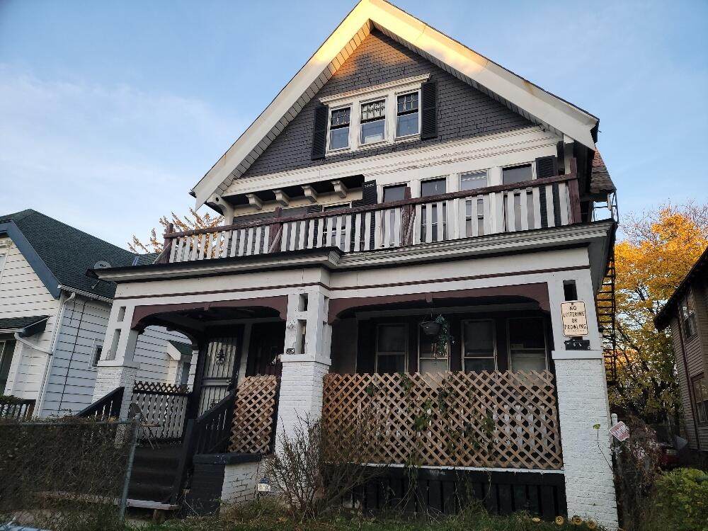 2548 45th St - Photo 1