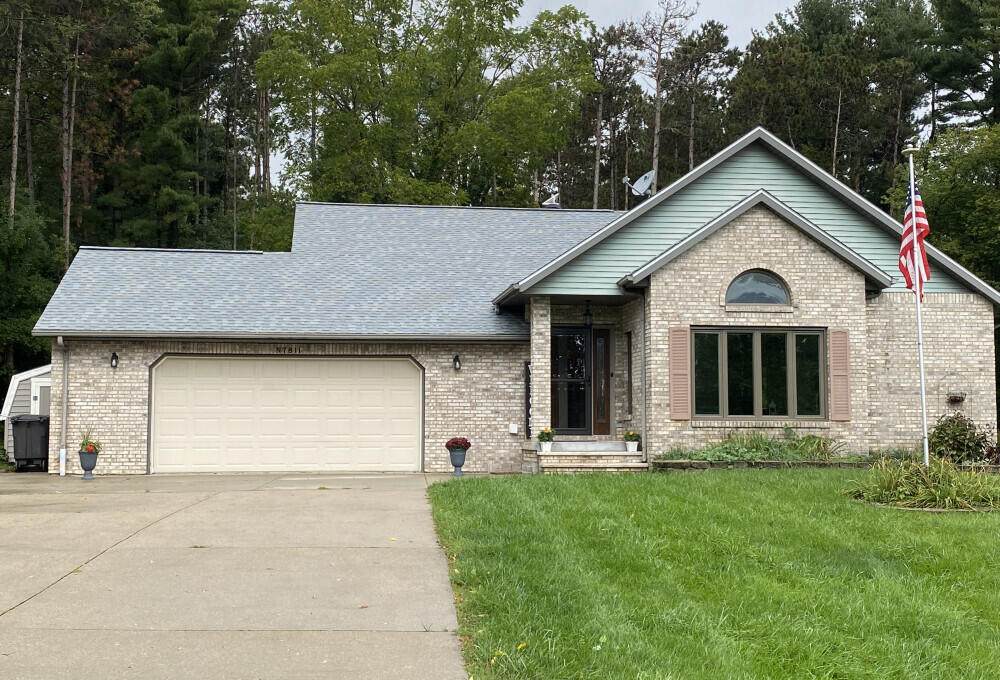 N7811 Kettle Moraine Dr - Photo 1