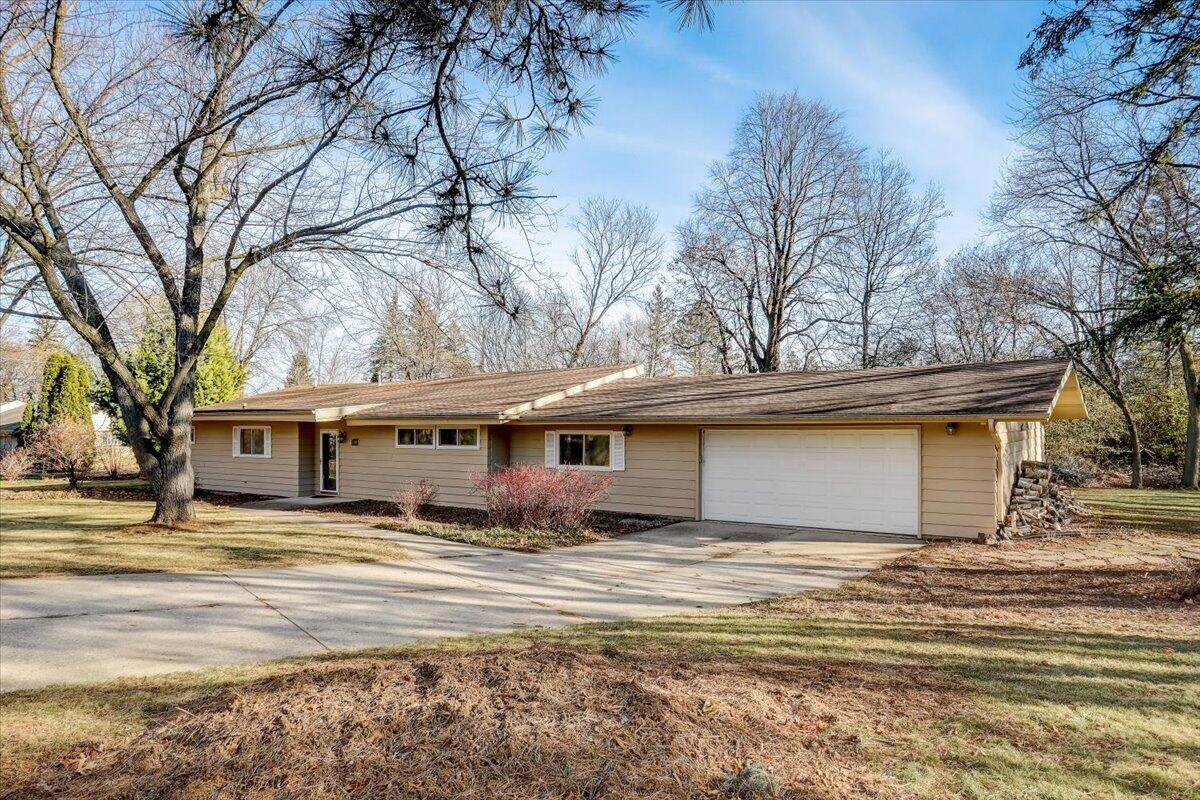 3330 Grandview Dr - Photo 1