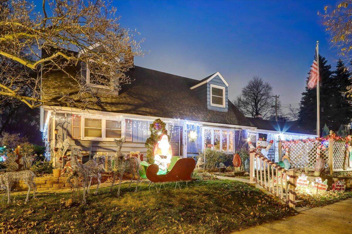 9428 Manitoba St - Photo 1