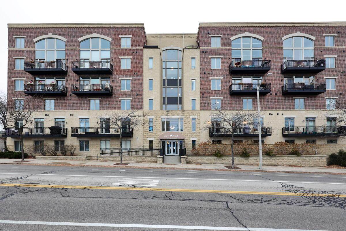 1515 Van Buren St - Photo 1