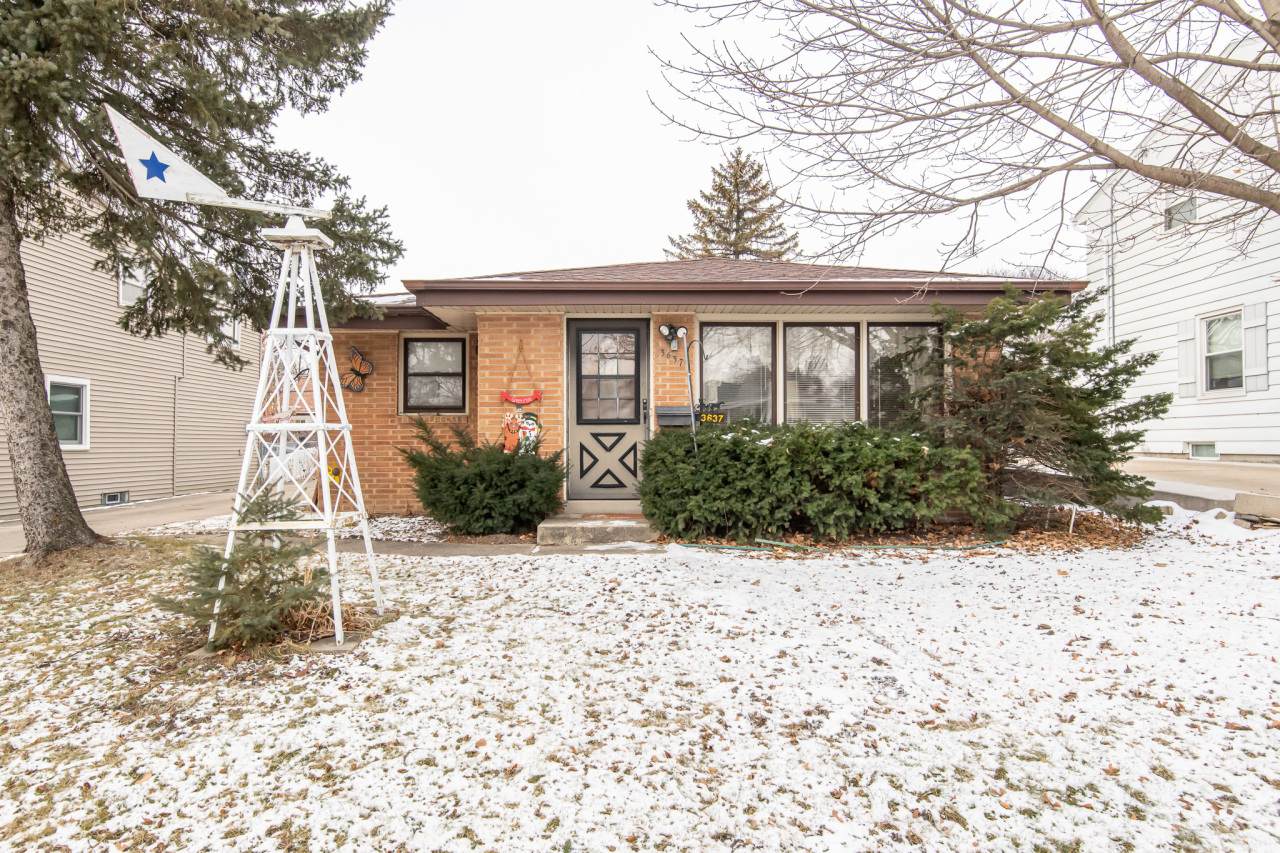 3637 95th St - Photo 1