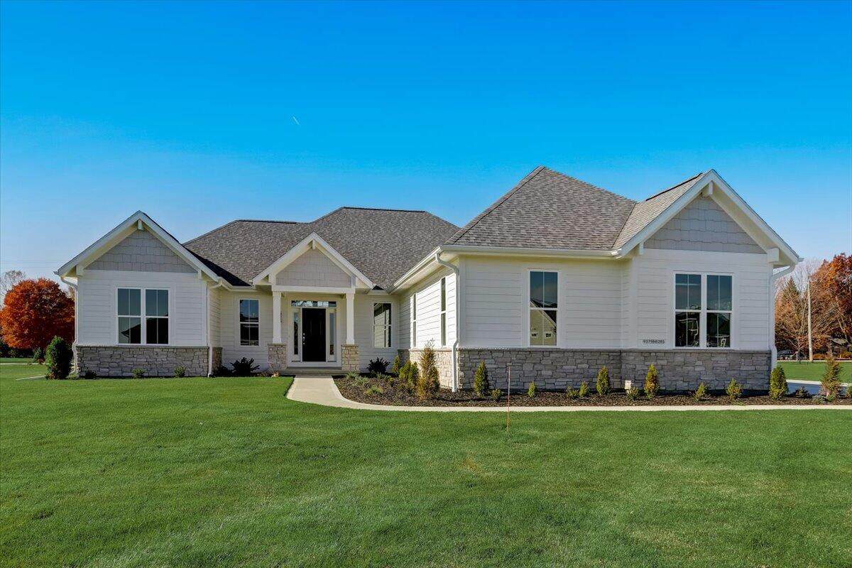 W279N8285 Hunter Ct - Photo 1